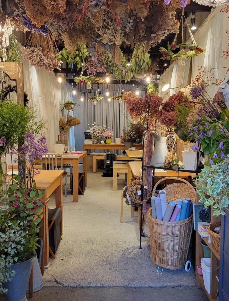 倉庫で花屋開業