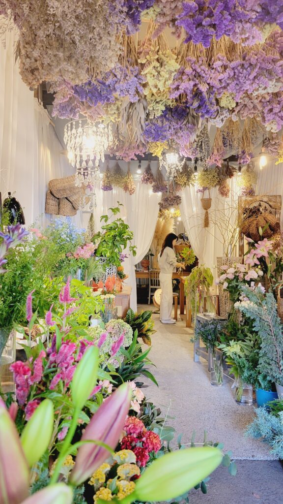 花屋オーナー　フラワー教室経営　お花の仕事　花屋開業　フラワースクールを作る